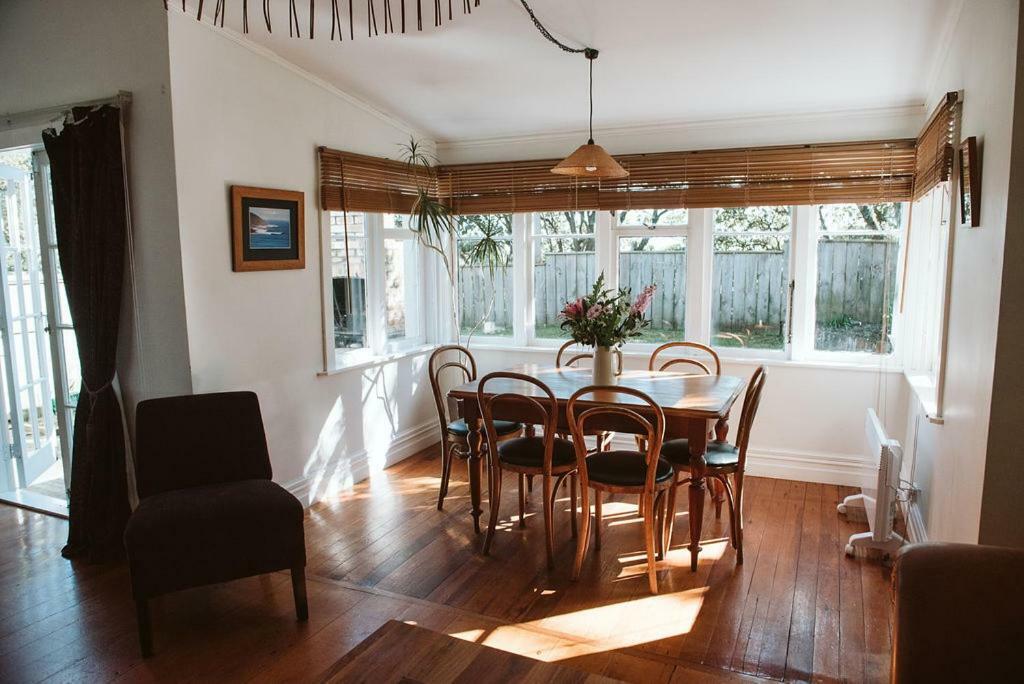 Bow Street Apartments & Cottage Raglan Ngoại thất bức ảnh